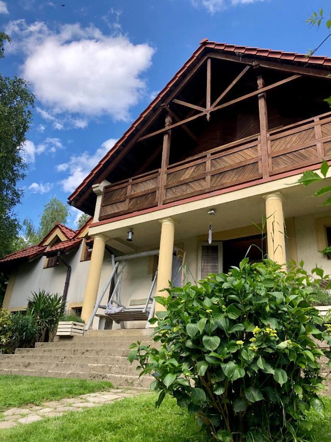 クラシチン Modryna Ranczo Bed & Breakfast エクステリア 写真