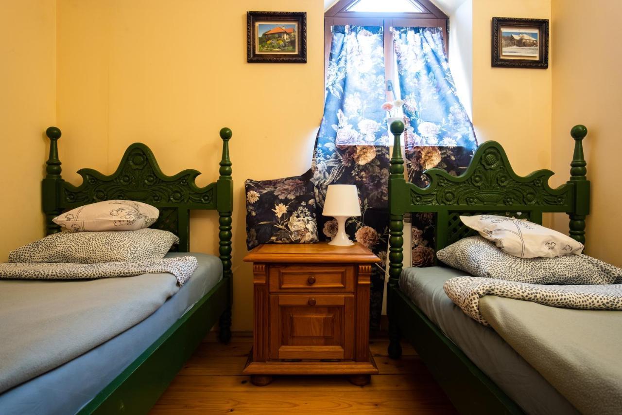 クラシチン Modryna Ranczo Bed & Breakfast エクステリア 写真