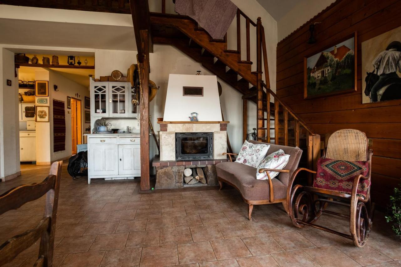 クラシチン Modryna Ranczo Bed & Breakfast エクステリア 写真